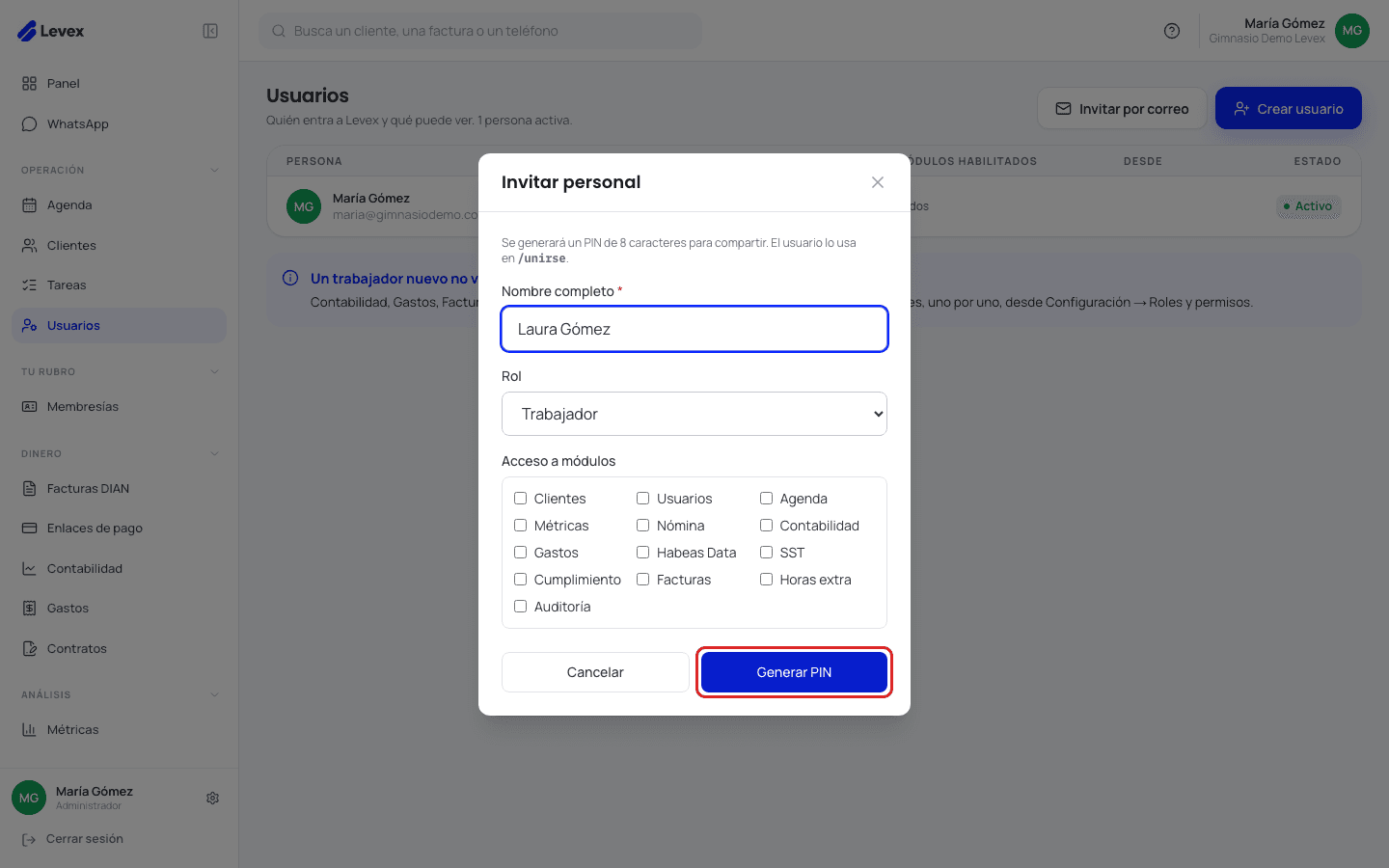 Modal "Invitar personal" con nombre, rol y acceso a módulos
